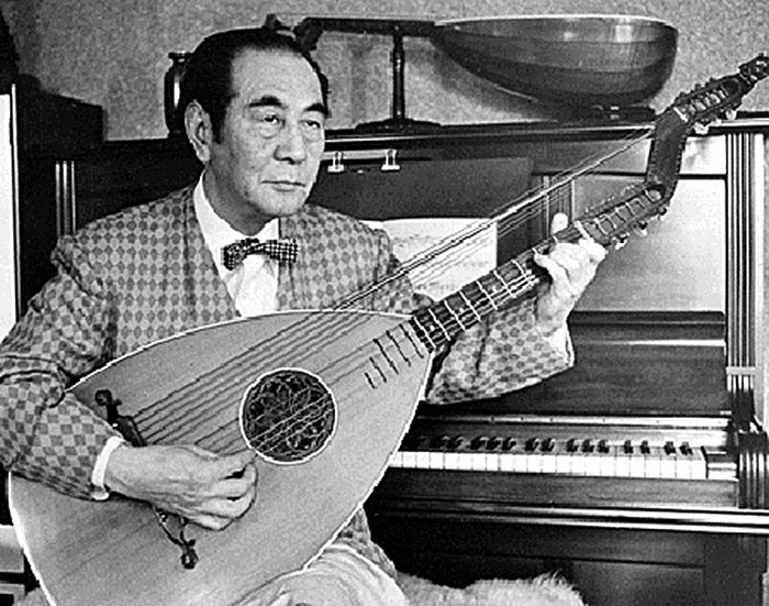 Akira Ifukube biografía