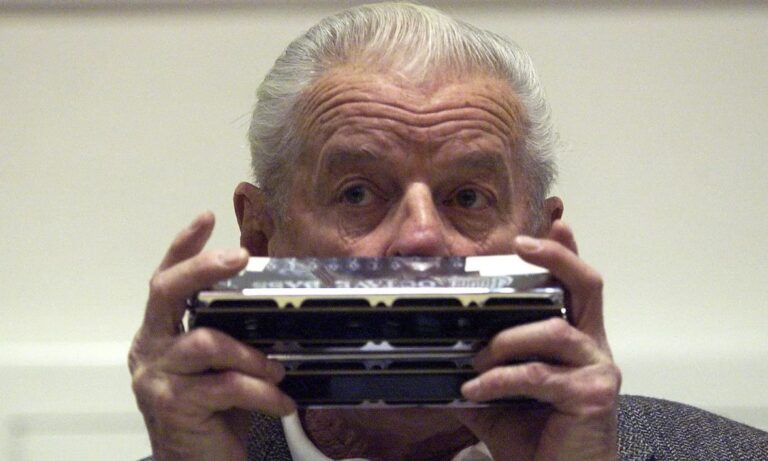 Lee más sobre el artículo Grandes en las sombras: Tommy Morgan, la armónica legendaria